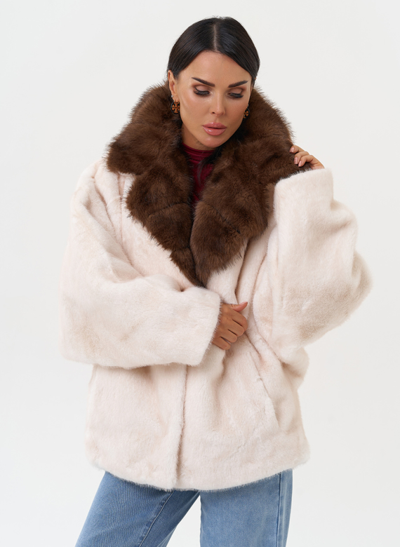 Женская куртка из эко меха
