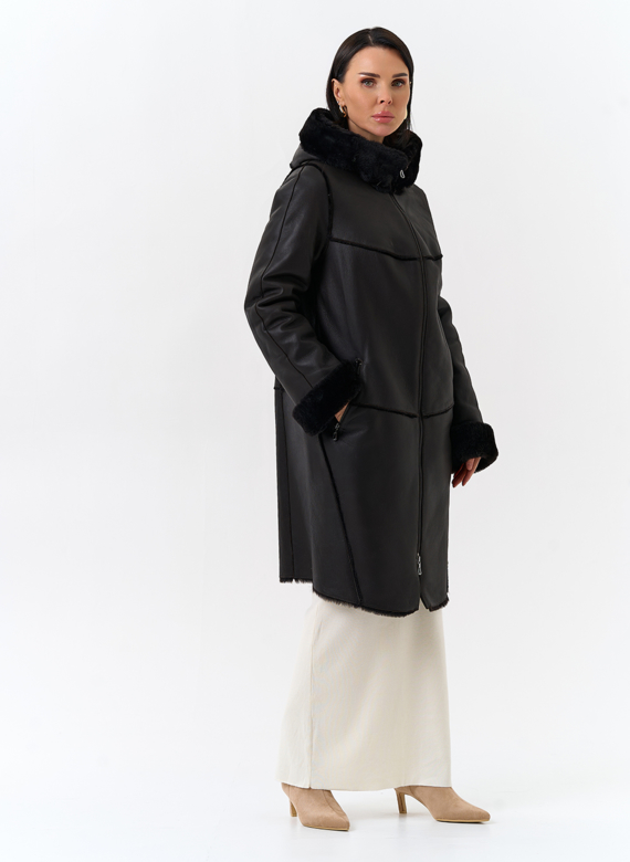 Женская натуральная дубленка с капюшоном