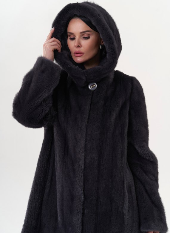 Шуба из норки классическая с капюшоном цвете графит
