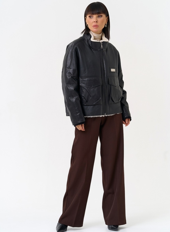 Женский пуховик из натуральной кожи с отделкой из овчины