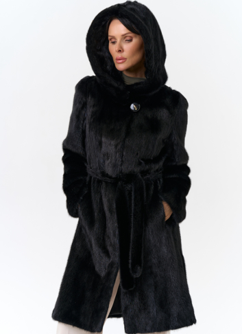 Норковая шуба с капюшоном и поясом черного цвета