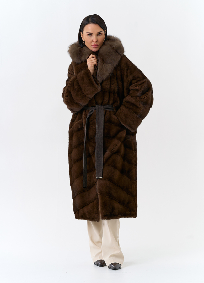 Шуба из меха норки с капюшоном из меха куницы модель № 31965 меха малина