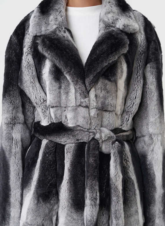 Шуба из меха кролика с английским воротником фото