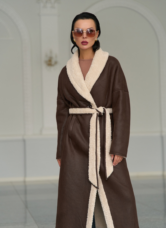 Женская двухсторонняя дубленка из эко замши с воротником шаль