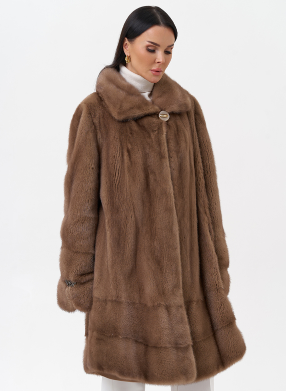 Шуба бежевого цвета из норки