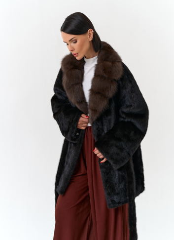 Шуба из меха норки с воротником из меха куницы