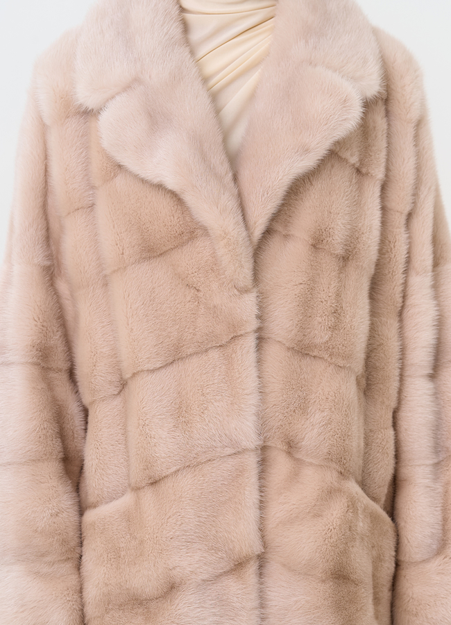 Укороченная шуба из меха норки с английским воротником модель № 30688 в рассрочку