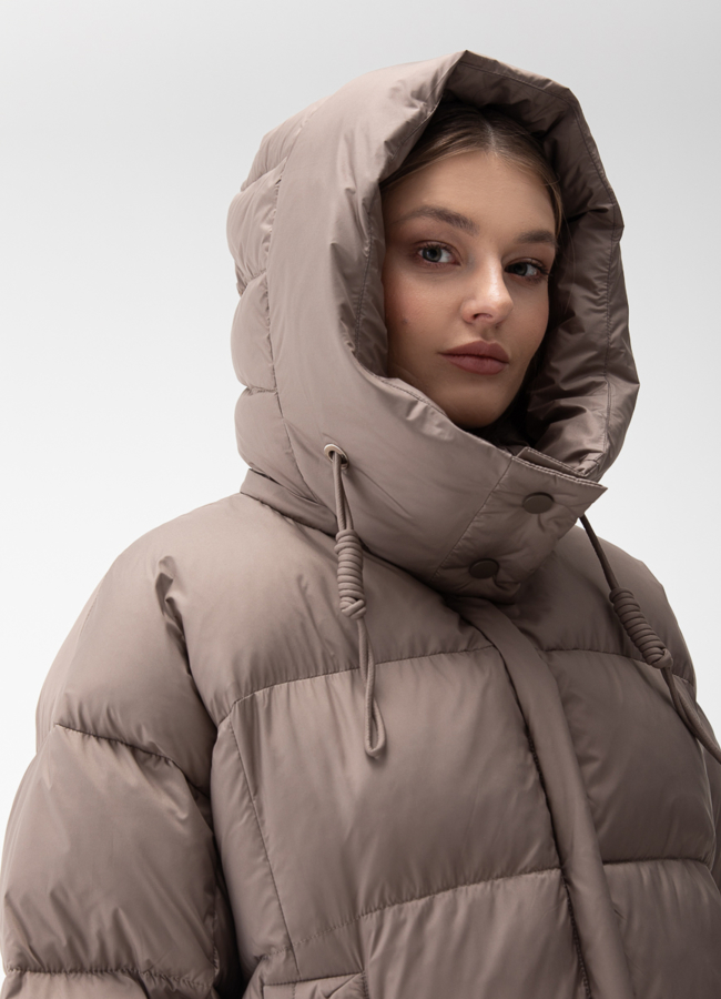 Женский пуховик с капюшоном  модель № 28012 универмаг малина