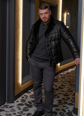 Утепленная кожаная куртка на пуговицах