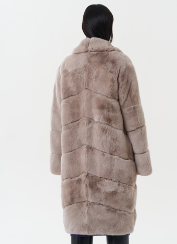 Шуба из меха кролика с английским воротником