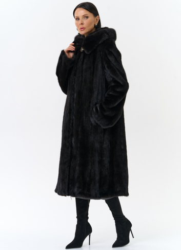 Шуба из норки в цвете махагон