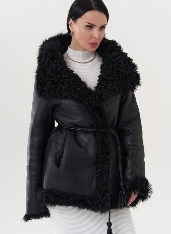Двухсторонняя дубленка черного цвета