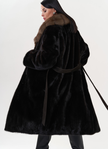 Шуба из норки с воротником из куницы