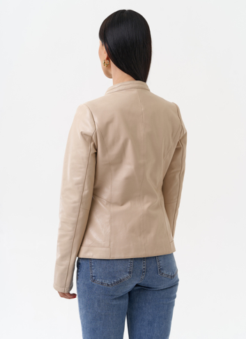 Светлая кожаная куртка