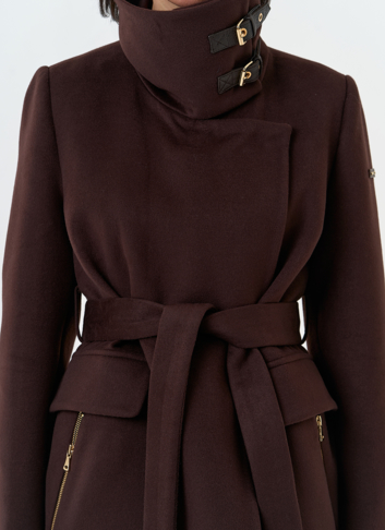 Женское укороченное пальто с воротником стойкой