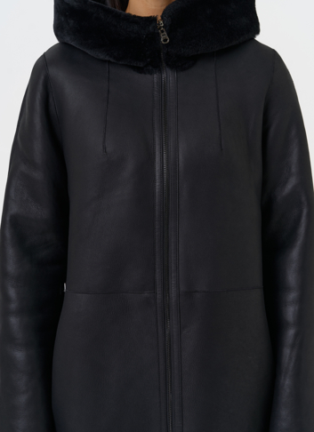 Натуральная двухсторонняя дубленка с капюшоном