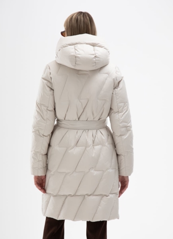 Женский светлый пуховик с поясом